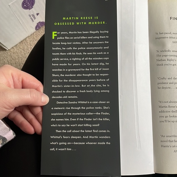 Book lot of 5. - Picture 4 of 6